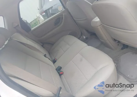 2006 Ford Escape Xlt from USA, damaged, VIN 1FMCU93186KD02820